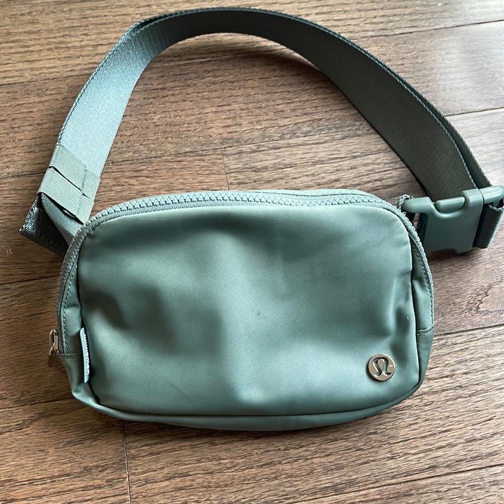 Lululemon Athletica Green Belt Bag